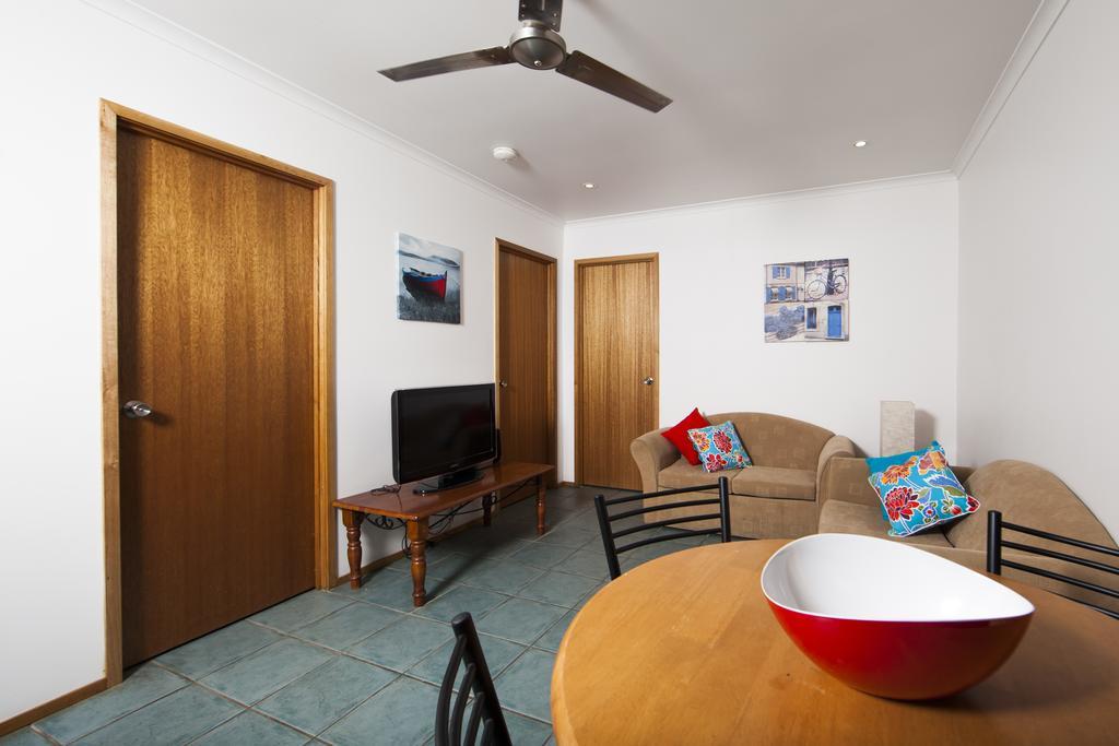 Lake Placid Tourist Park Hotel Caravonica Room photo